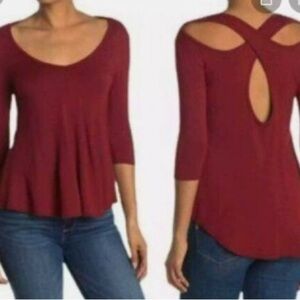 186- Baea NWT Maroon Mid-Sleeve Top with Back Cut-Outs Size Small